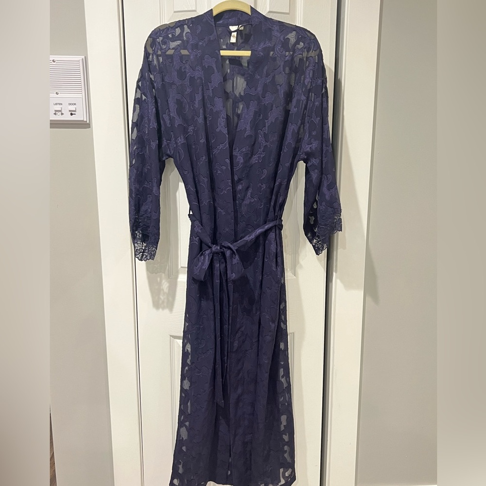 VTG Victoria’s Secret Gold Label Sheer Damask Robe (M)